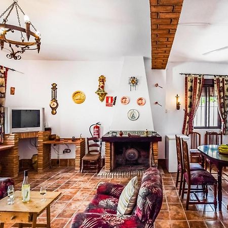 3 Bedroom Awesome Home In רוטה מראה חיצוני תמונה